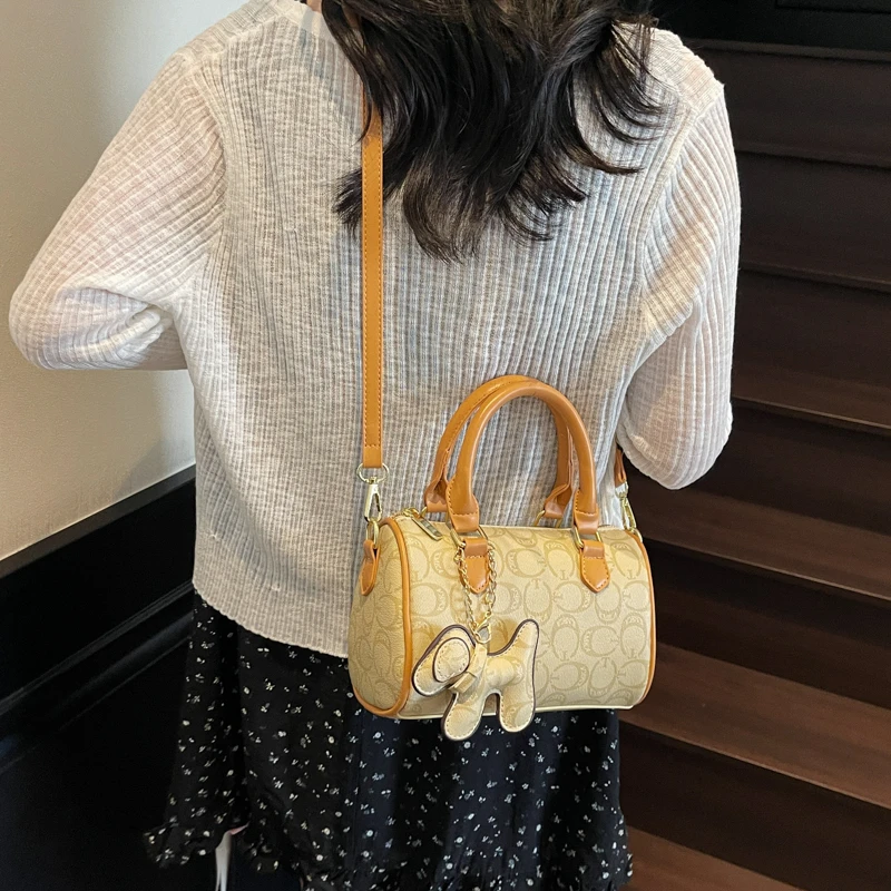 

Роскошная уникальная большая сумка для женщин с большой вместимостью и элегантным винтажным дизайном в Париже