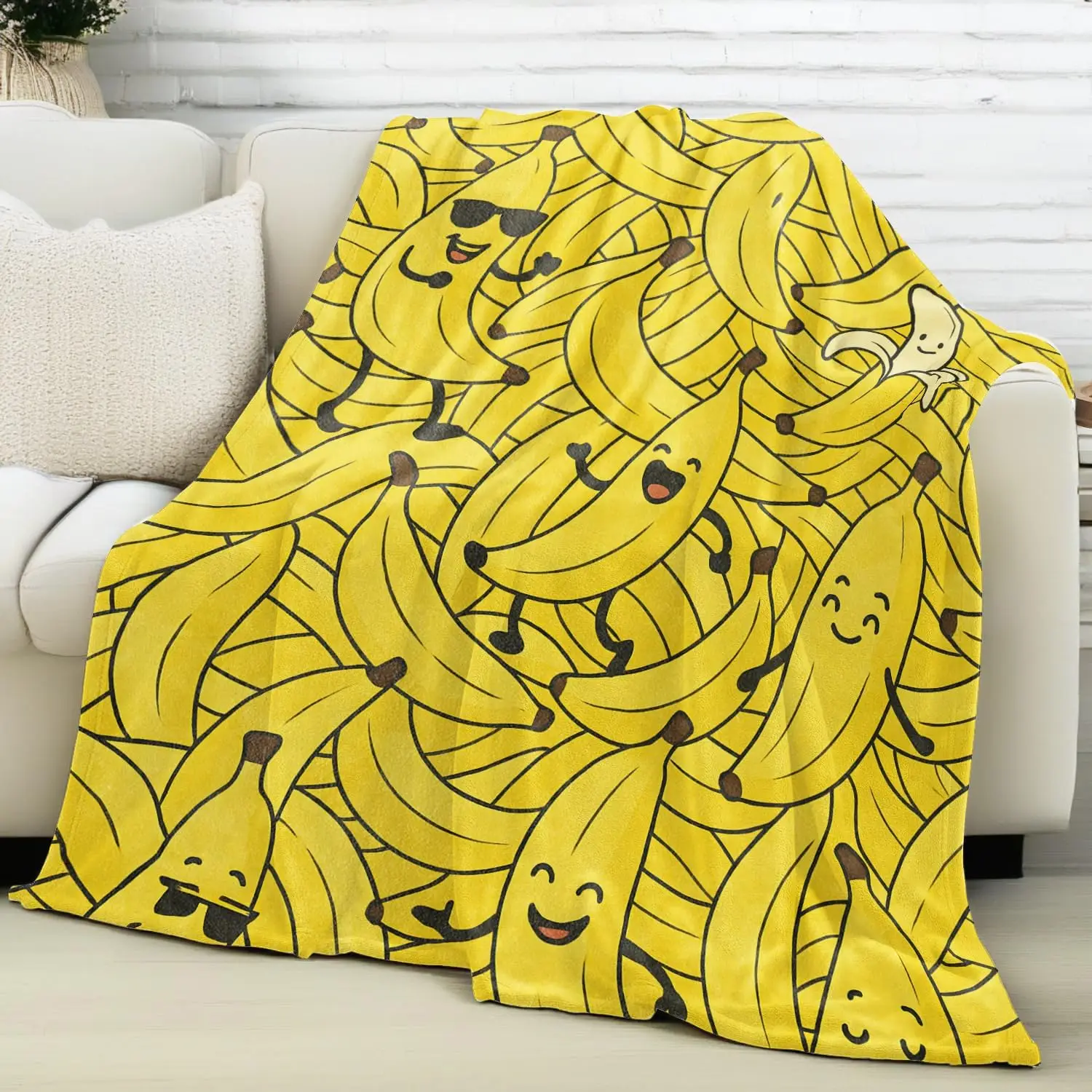 Funny Banana Pattern Blanket Soft Fleece Throw Playful Fruit Design Home Decor Gift for Kids Teens Bedroom