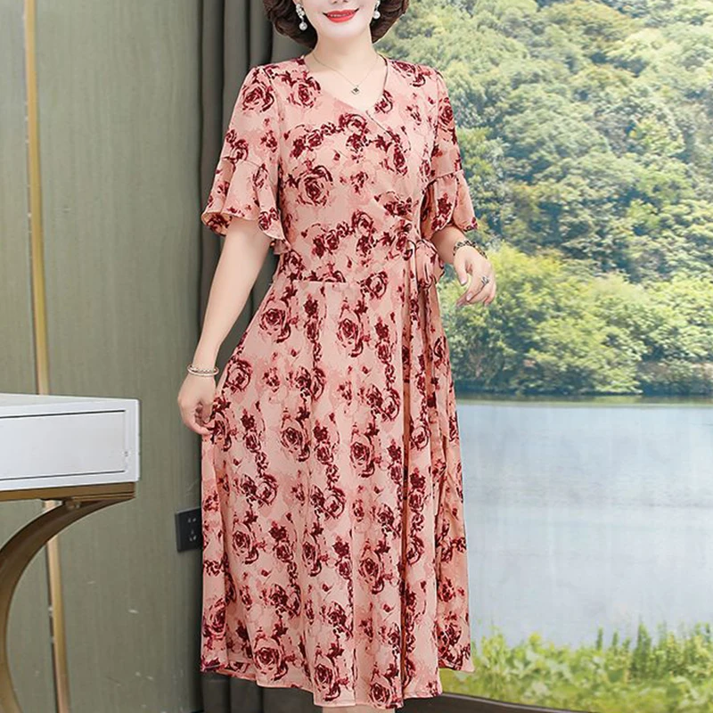 

Женское платье макси с цветочным принтом, V-образным вырезом, короткими рукавами с рюшами, высокой талией, свободного кроя, повседневное платье для лета и ежедневной носки.