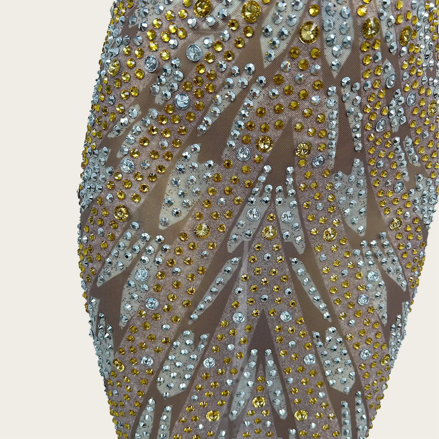 ชุดราตรีหรูหราแบบนางฟ้า ประดับคริสตัลระยิบระยับ ยาวกรอมพื้น สายเดี่ยว ดีไซน์ปีกนางฟ้า สำหรับงานปาร์ตี้หรืองานพรอม รุ่น Yuyi