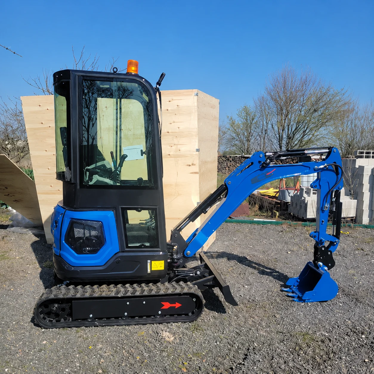 Customized Hydraulic 1.8 Ton Mini Digger Crawler Excavator Earthmoving Compact Machine Heavy Duty CE EPA Certified