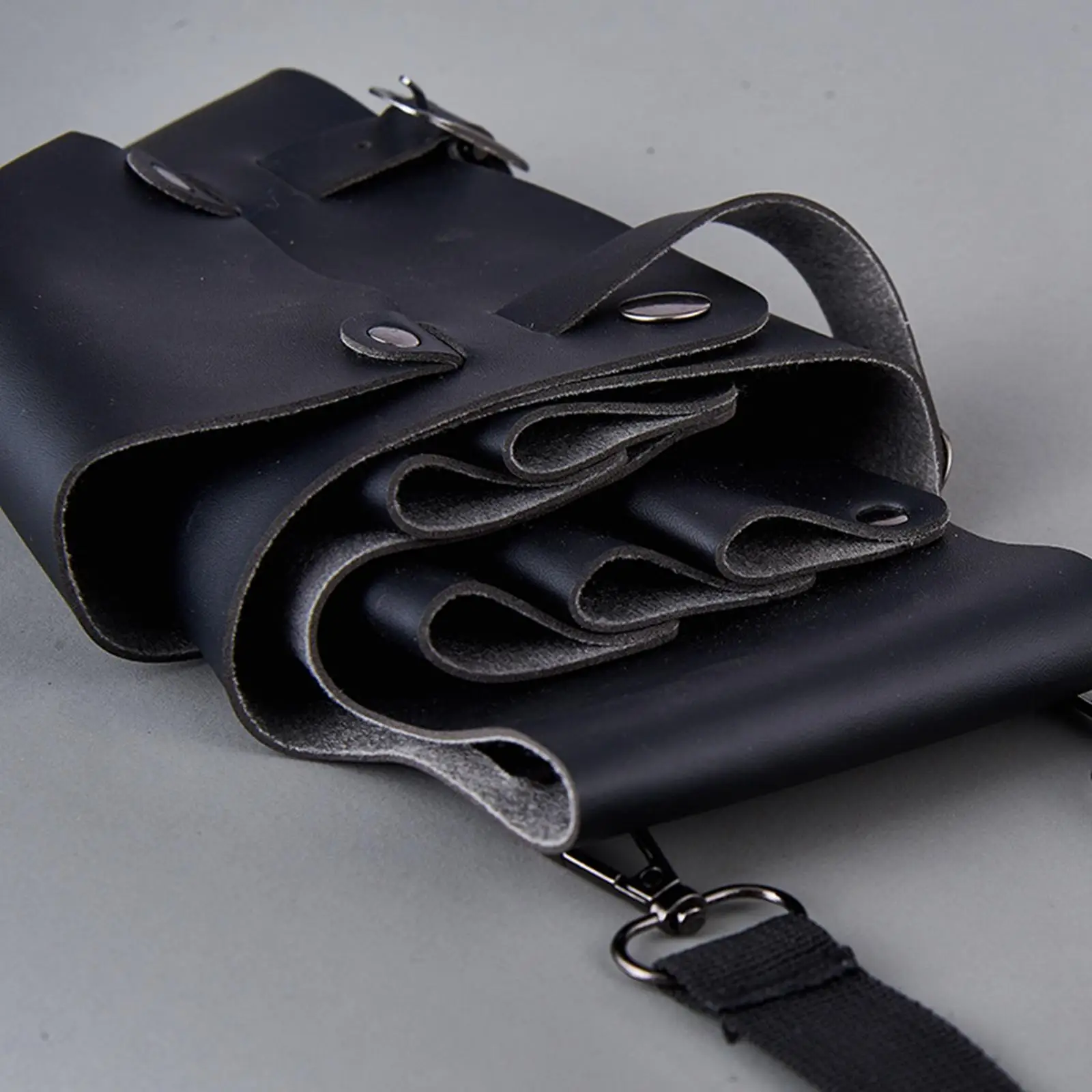 Hairdresser Scissors Bag Scissors Pouch Portable Multiple Compartments with Strap Lightweight Hairdressing Waist Bag