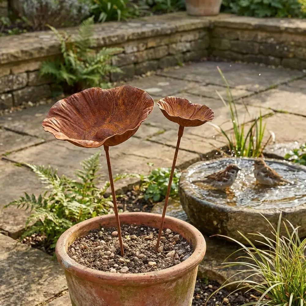 Flower Shape Metal Bird Bath Rusted Vintage Iron Art Garden Birdbath Handcrafted Rust-resistant Flower Garden Stake