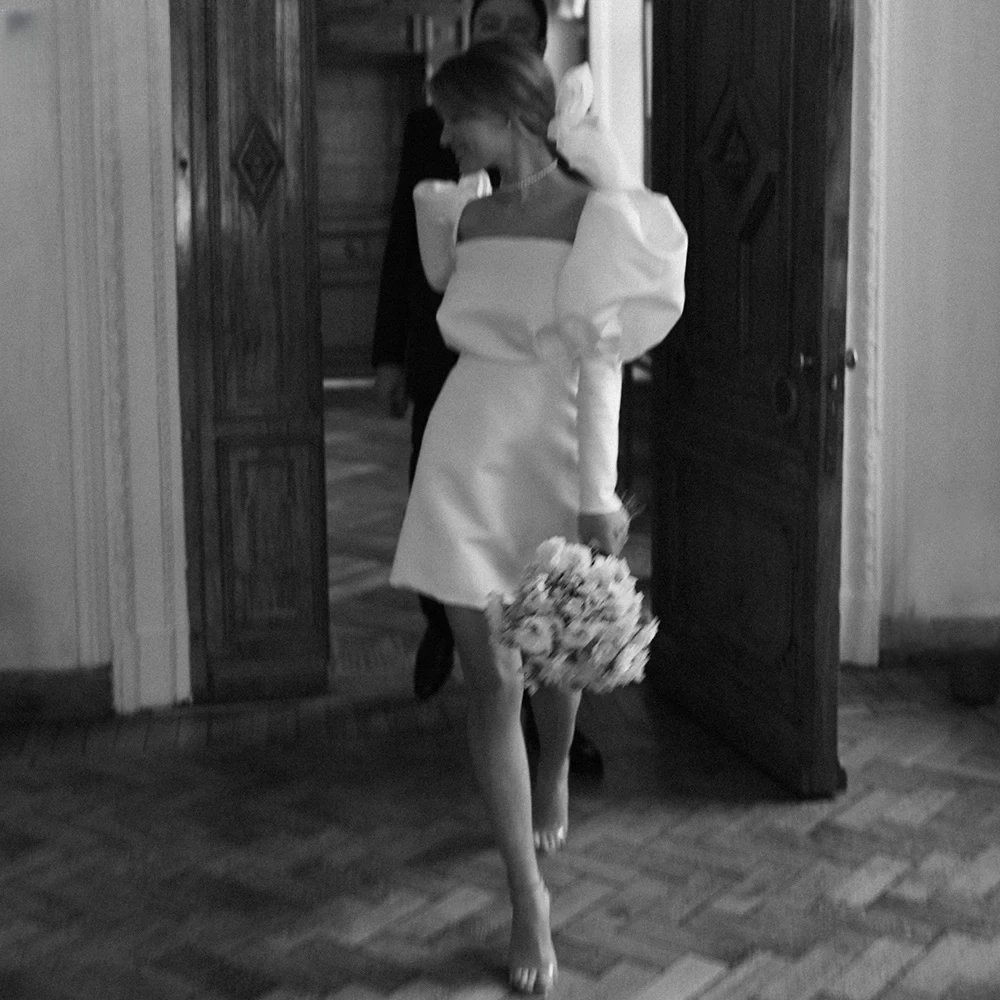 Customized Long Bubble Sleeves Satin Micro Wedding Dress Simple Square Neck Above Knee Mini Length Retro Bridal Gowns 2025 New