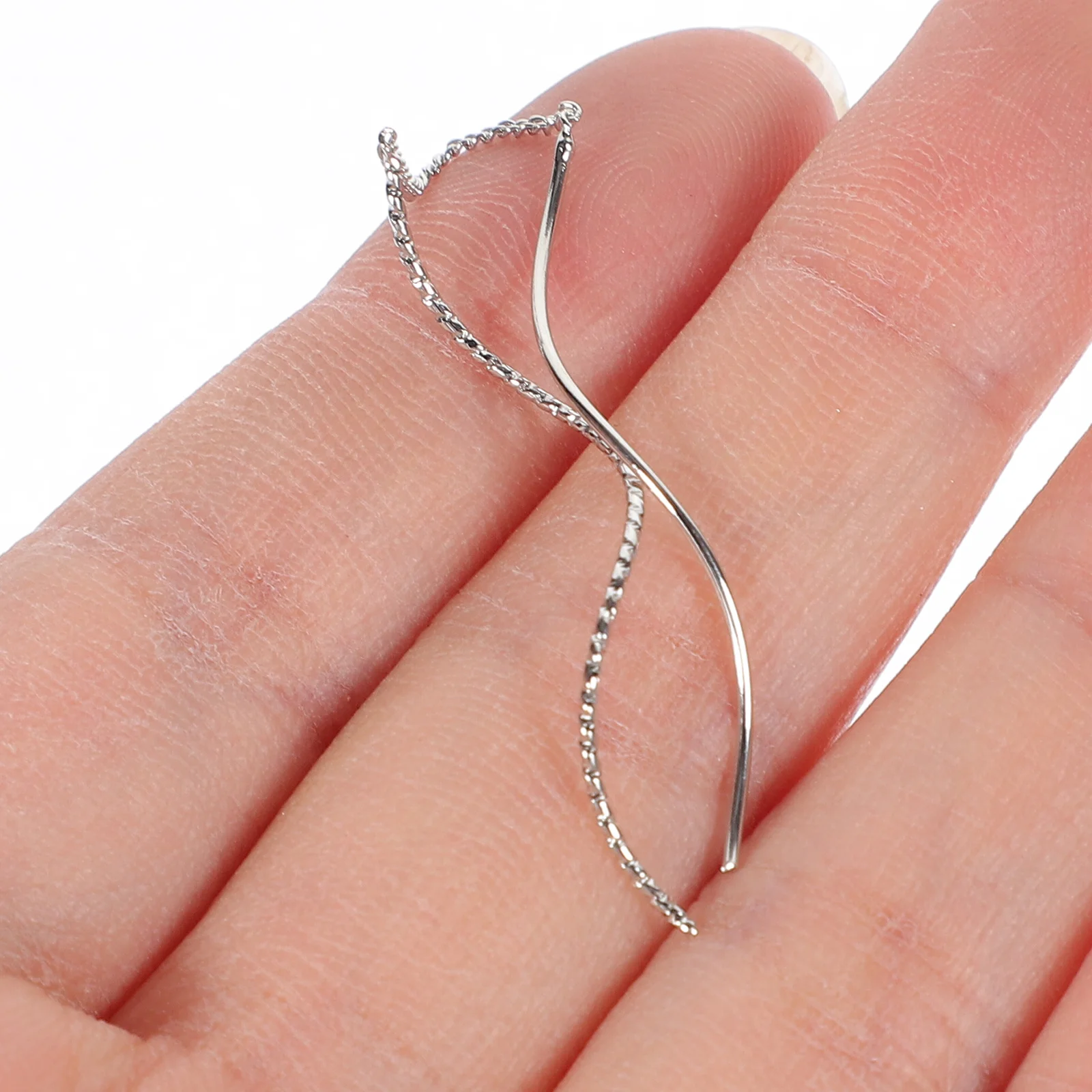 زوجان من الأقراط الحلزونية النسائية الأنيقة وخفيفة الوزن وطويلة متدلية للمجوهرات اليومية والأذن العصرية