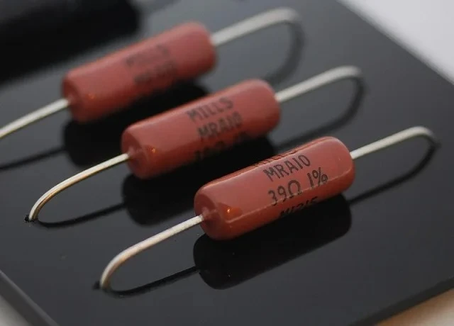MRA10W space-grade non-inductive wire wound cathode frequency divider resistor
