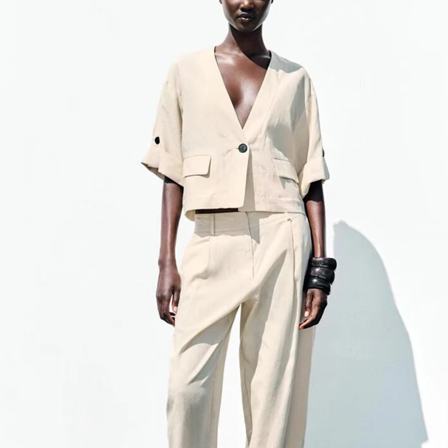 Z Women's Summer 2025 Casual V-Ne ort Sve Jaet And Pants Set Comfortable Breathable Faion Outfit for Adults