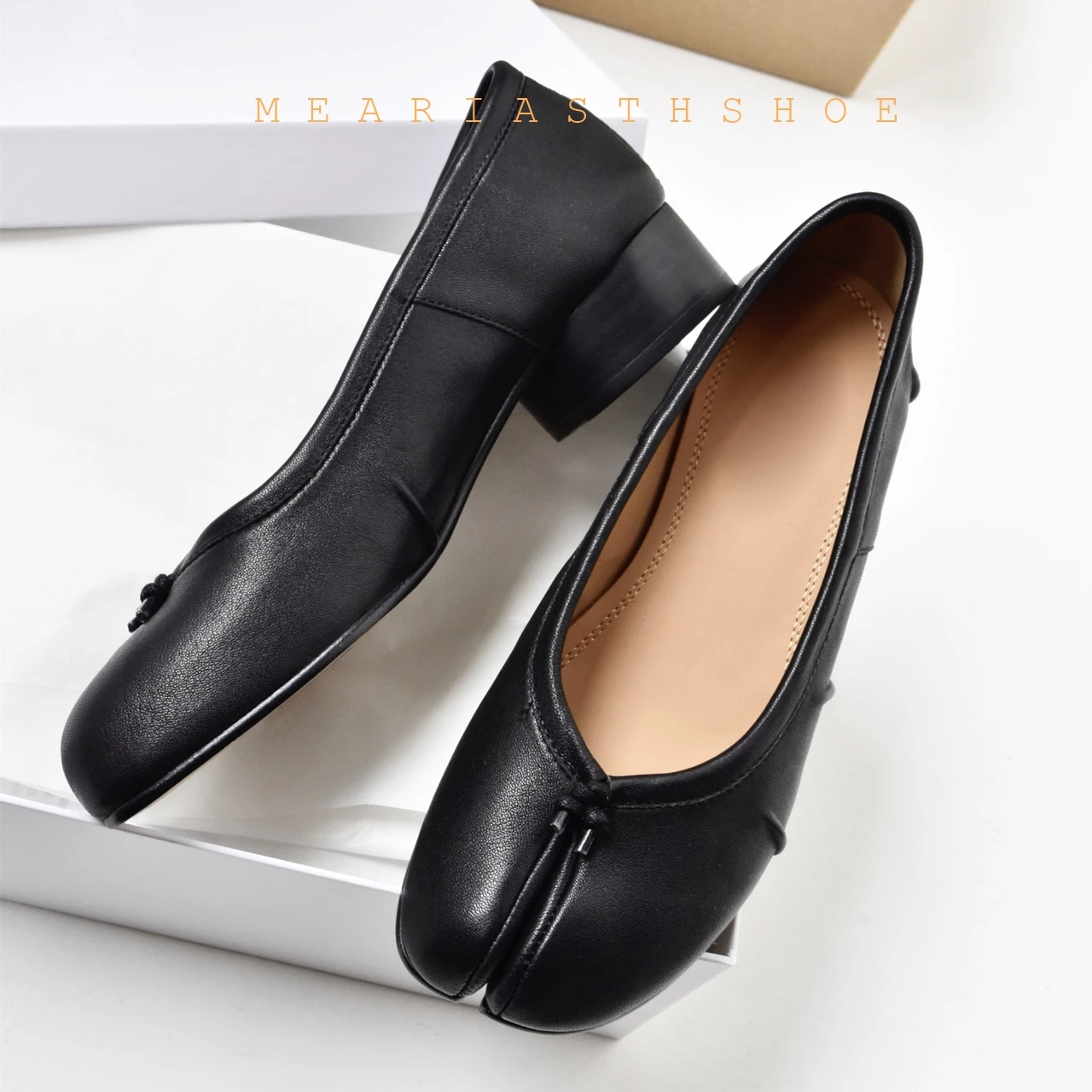 

2026 Mary Jane Tibi Women's New Split Toe Thick Heel Fashion Simple Retro Pleated Pig Hoof Ballet Single Shoes Summer Season