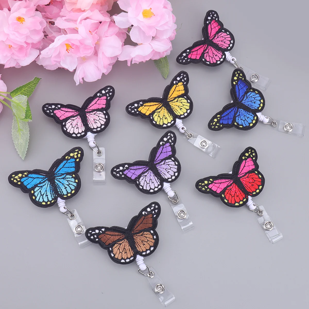 

Симпатичный выдвижной зажим для значка медсестры-бабочки, изысканный портативный аксессуар, держатель для удостоверений личности и ремешок для ключей для студентов врачей