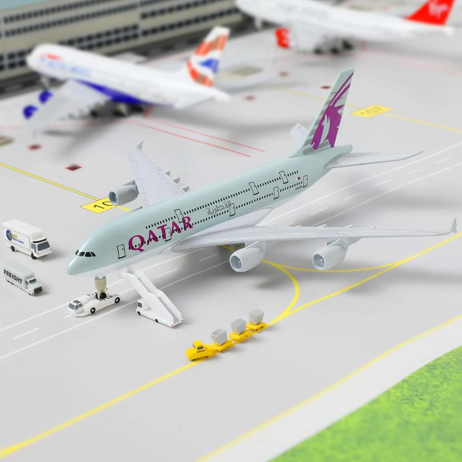 1/300 Qatar Diecast Metal A380 Airplane Model with Stand wheel static Display for Adult Aviation Enthusiast Collection or Gift