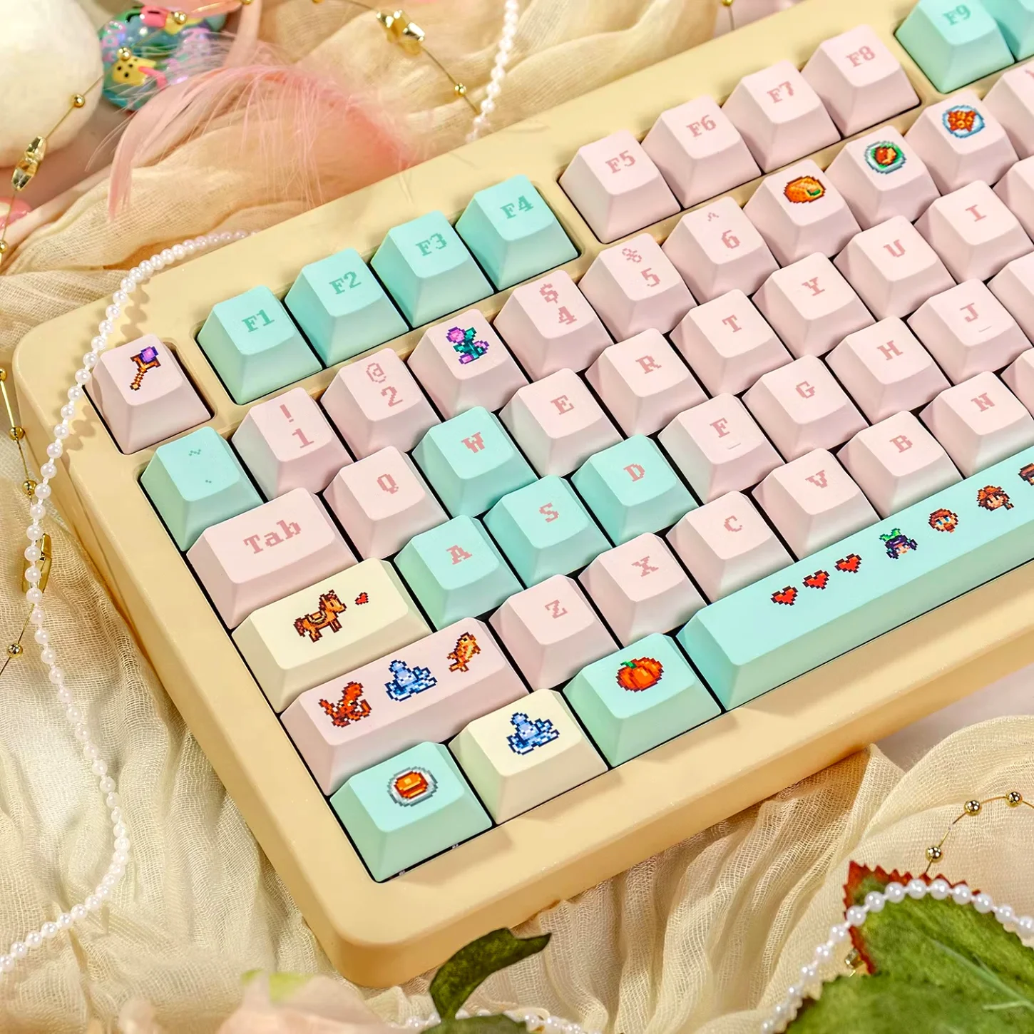 

Key Cap Set PBT 136 Key Cherry Star Lugu Manga Key Cap Suitable for 60/84/98/108 Layout Mechanical Keyboard