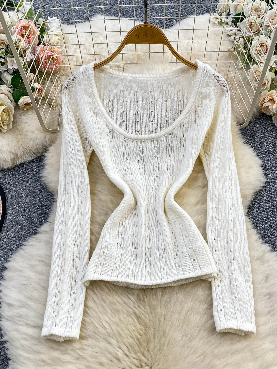 Damska dzianinowa bluzka z ażurowym wzorem, dekoltem w kształcie litery U, długa, wyszczuplająca, seksowna, uniwersalna, wygodna, w stylu koreańskim, idealna do pracy i na co dzień... Jesień 2025