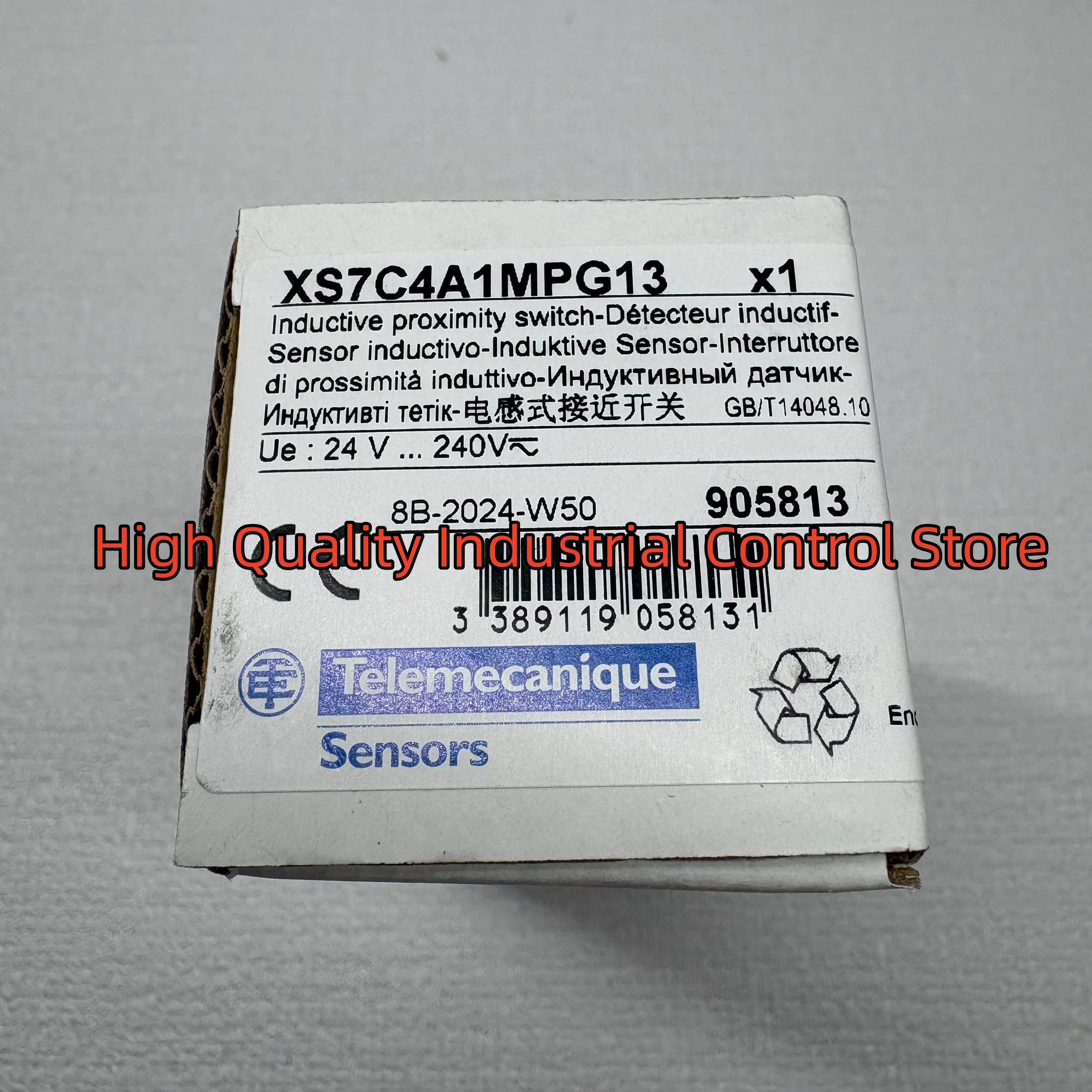 

New original Proximity Switch XPSAF5130 XS7C4A1MPG13