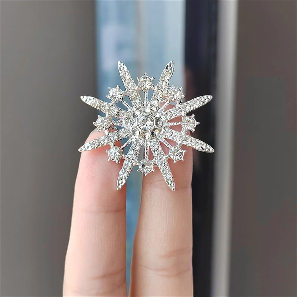 بروش نجمي مع أحجار الراين الشفافة للرجال والنساء ، عباءة طية صدر السترة ، كريستال لامع ، دبابيس نجوم مثمنة ، إكسسوارات الموضة ، مجوهرات مأدبة #3