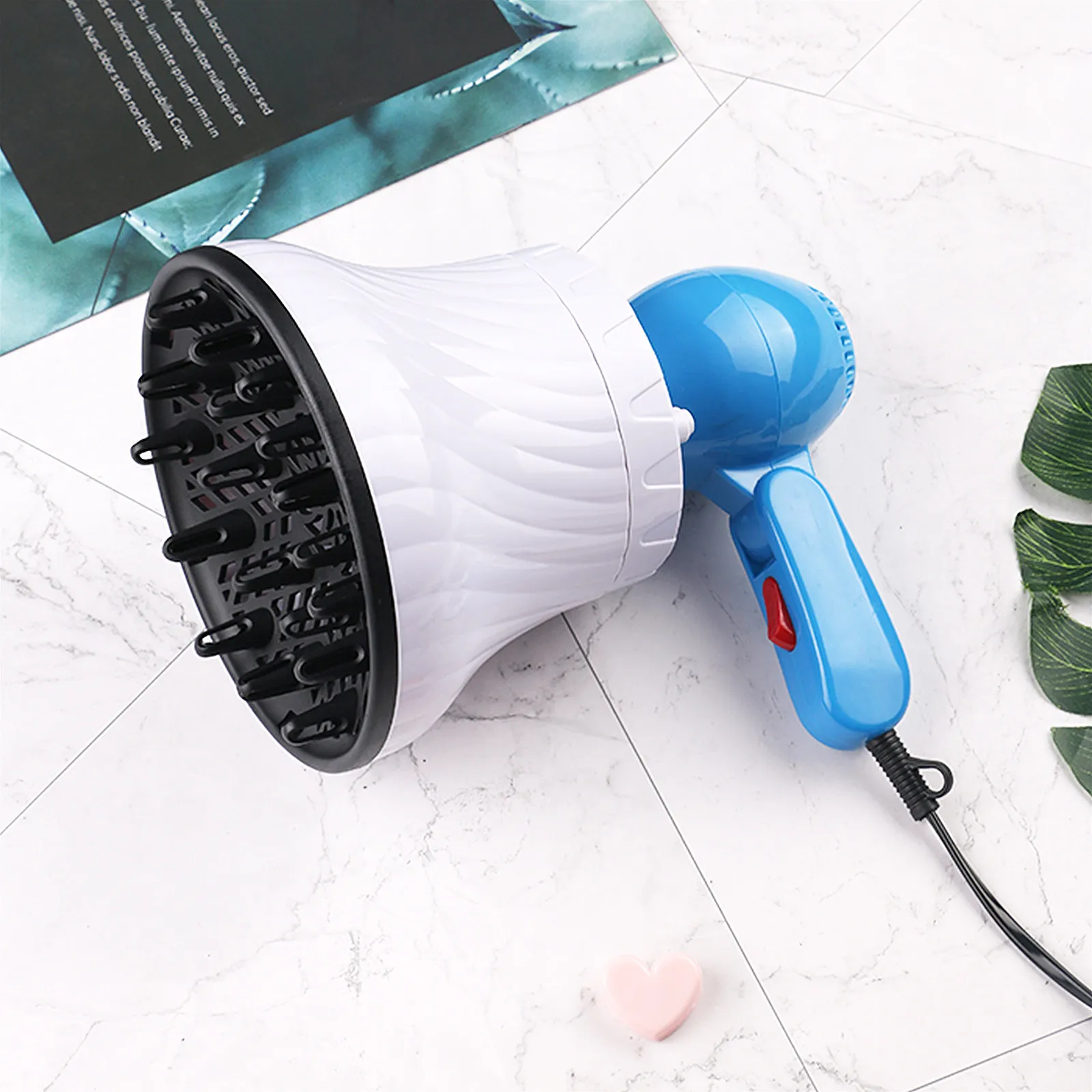 

Диффузор для фена из пластика, насадка для равномерного распределения тепла, подходит для домашнего и салонного использования, аксессуар для фена.