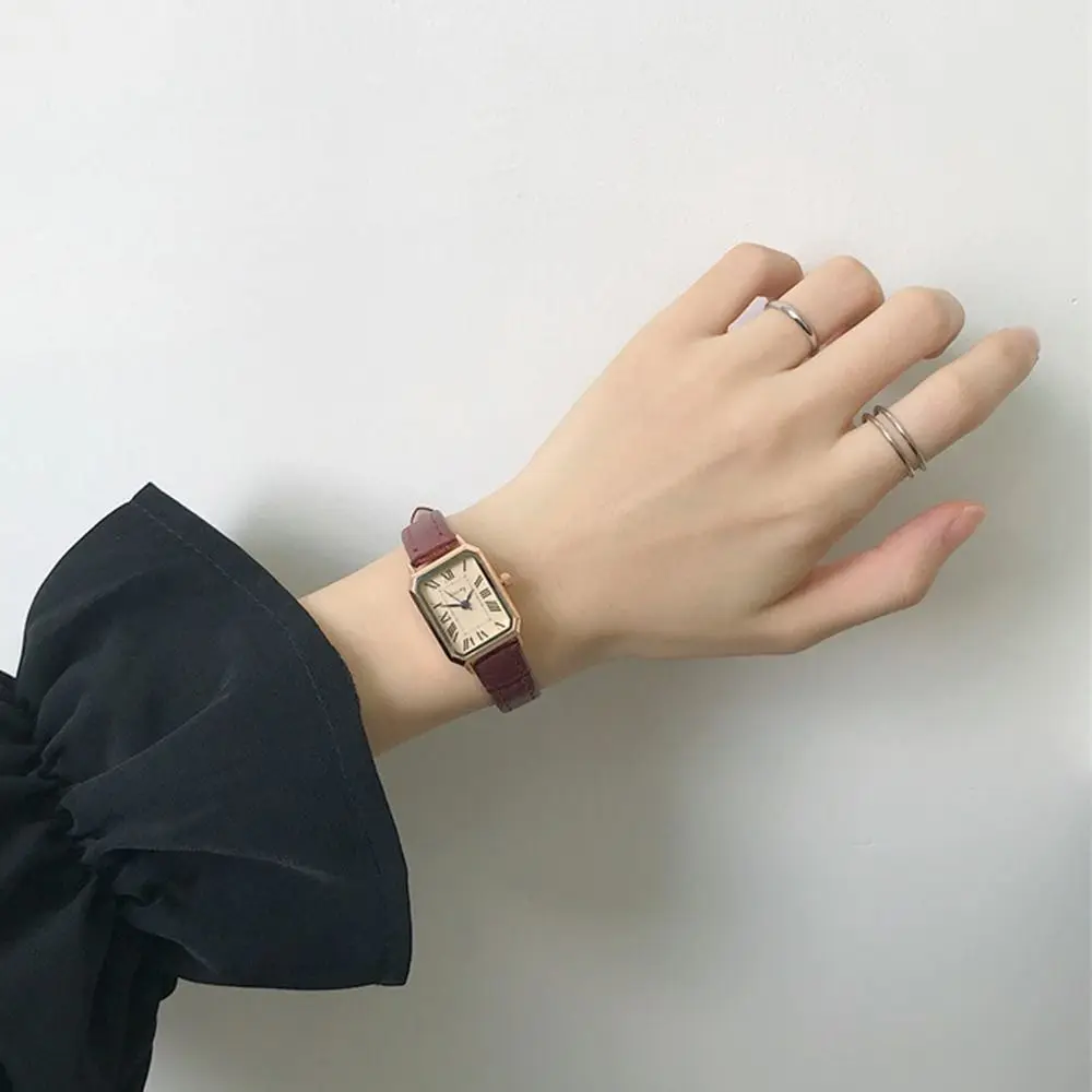 Trendy Elegant Women's Quartz Watch Portable Simple Ladies Business Watches Exquisite Waterproof Vintage Female Clock Daily Use