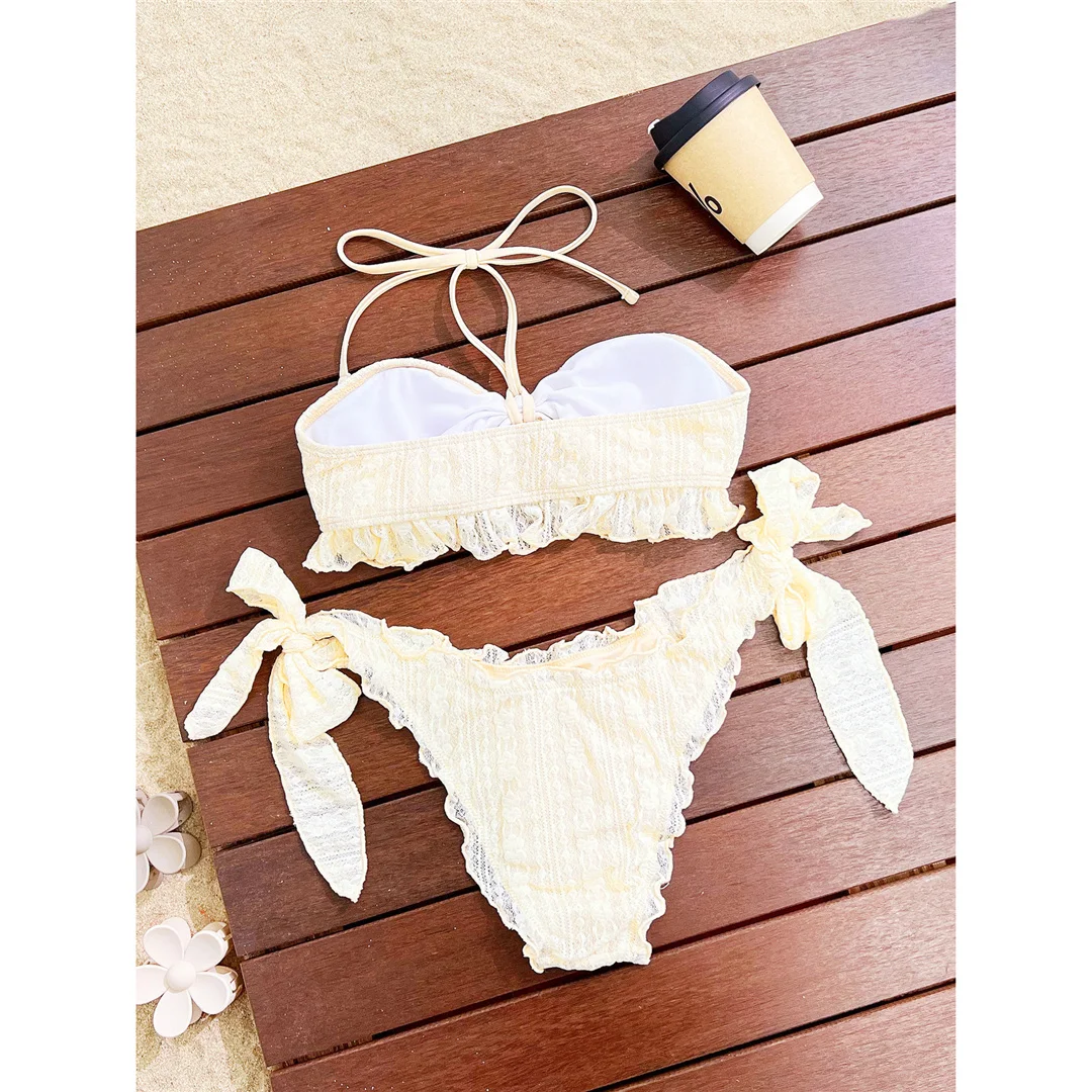 Spitzenbesetzter, gerüschter Bikini mit Neckholder, Damen-Badeanzug, zweiteiliges Bikini-Set, gepolsterter Badeanzug, Badebekleidung, Modell V8155. – Detail 5