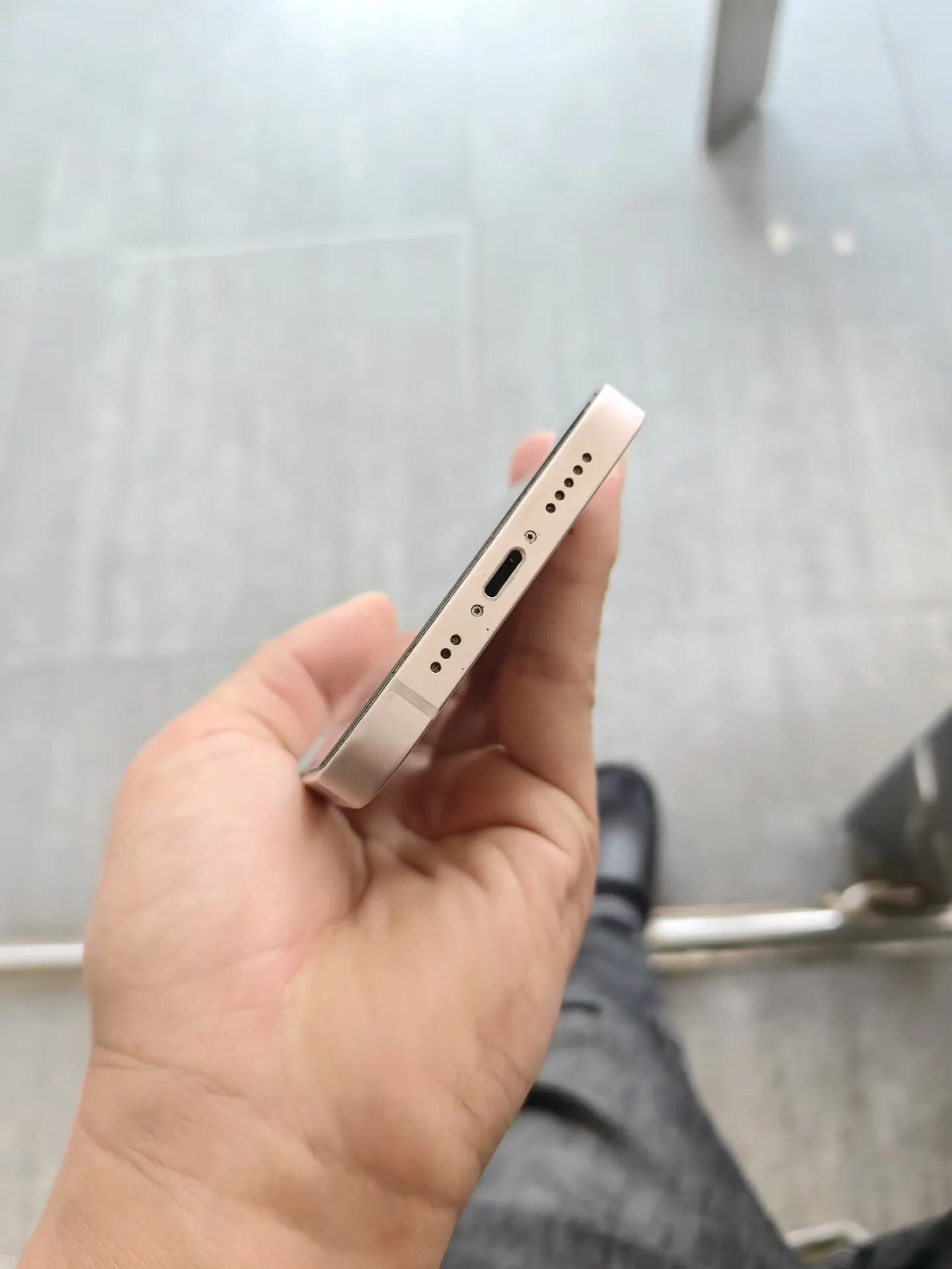 Apple iphone 13 5g Smartphone 6.1 Inch 60hz Refresh Rate 12mp Camera All Colours In Good Condition Original Unlocked Used Phone