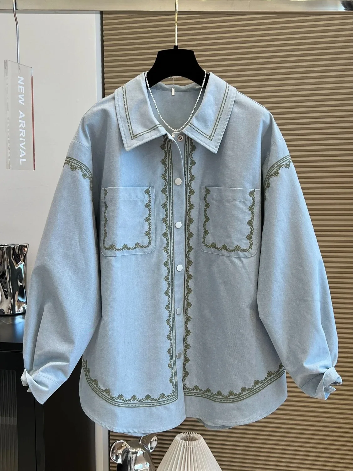 

Sli Long Sve Embroidered irt Women's Loose Fit Classic Collar Spring 2026 Faion Outerwear Casual Versatile Denim