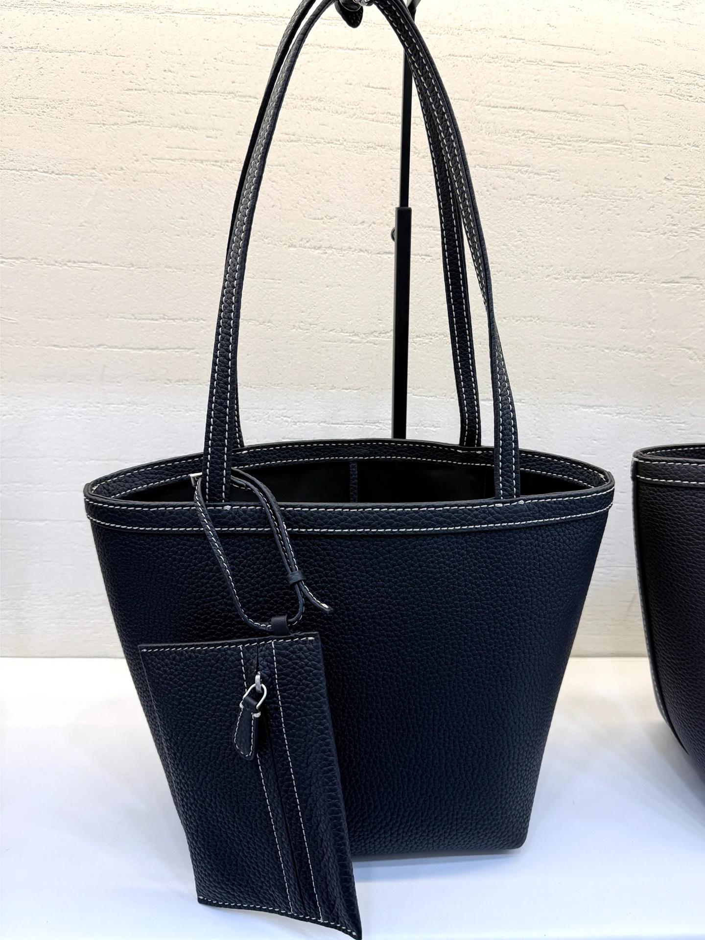 

2025 большая сумка с длинной ручкой, маленькая новая сумка из натуральной кожи, сумка на плечо, женская сумка из натуральной воловьей кожи, модная простая универсальная сумка