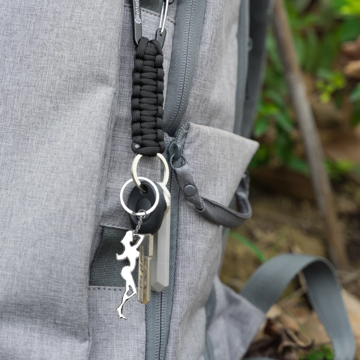 

4Pcs Silver Bottle Opener Keyrings Beauty-Shaped Multifunctional Hangings Portable Unique Beer Opening Accessories