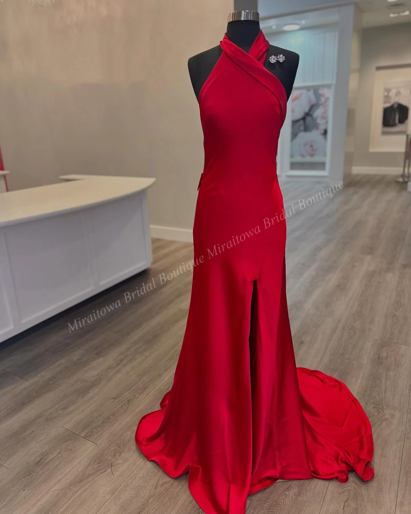 ストラップレスウエディングドレス,クリスタルボウ,フクシア,チーク,長い空中ブランコ,フォーマルなイブニングドレス,ガラオスカーページェント,特別な日,冬