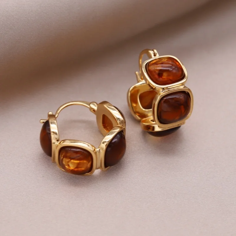 Pendientes de resina ámbar redonda chapada en oro de 14K para otoño e invierno, joyería de moda de nuevo diseño coreano, accesorios diarios elegantes para mujer