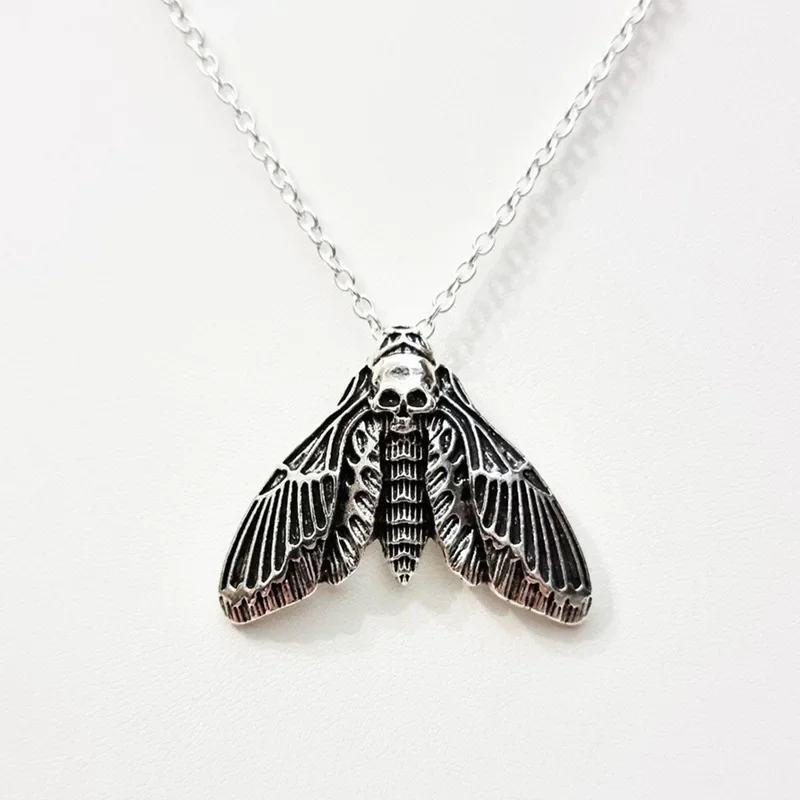 Gothic Moth Skull Insect Pendant Necklace Women's Fashion Alternative Trend Jewelry