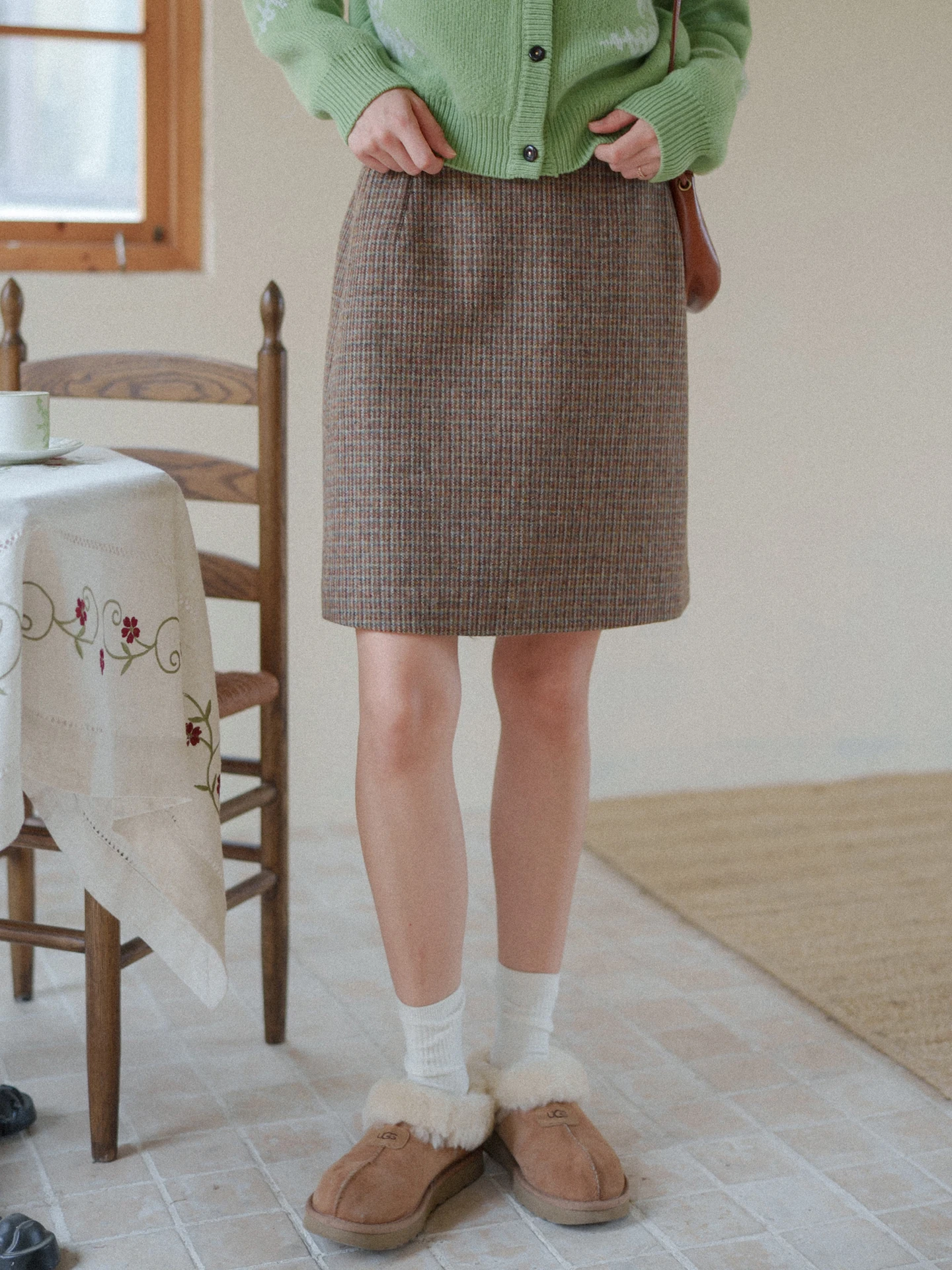 

Retro Plaid Woolen A-Line Skirt High Waist Elastic Waistcoat for Women Daily Wear No Zipper Back Closure Polyester