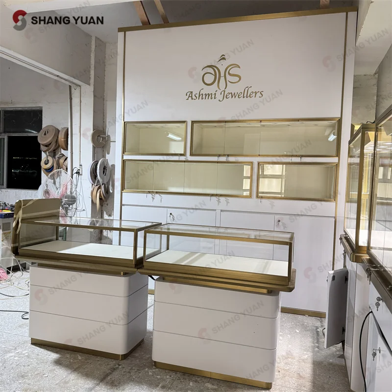 custom.New Design Tempered Glass Jewelry Display With Security Lock Jewelry Display Cabinet High-End Jewelry Boutique