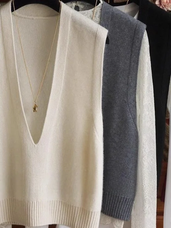

Spring 2025 Women's Knitted Wool Vest Overhead Korean Sle Outerwear V-Ne Sweater Soft Camere Small oulder Pad
