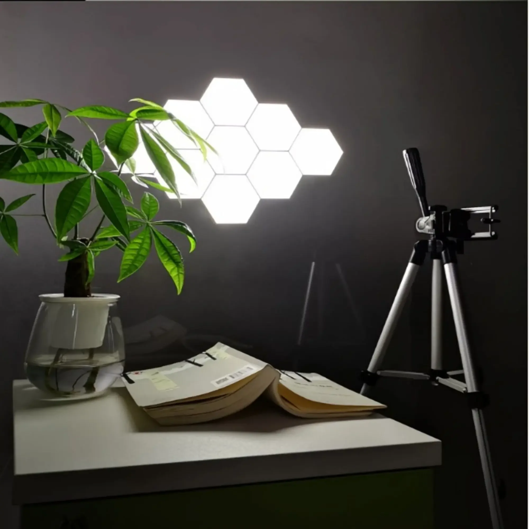 Hexagonal touch LED wall light, neutral white light, night light touch, convenient to use, energy-saving, 6-pack