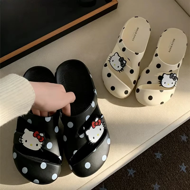 

Hello Kitty Polka Dot Clogs Women's Cute Black White Slip-On Sandals Non-Slip Summer Slippers Sanrio Kawaii Beach leisure Shoes