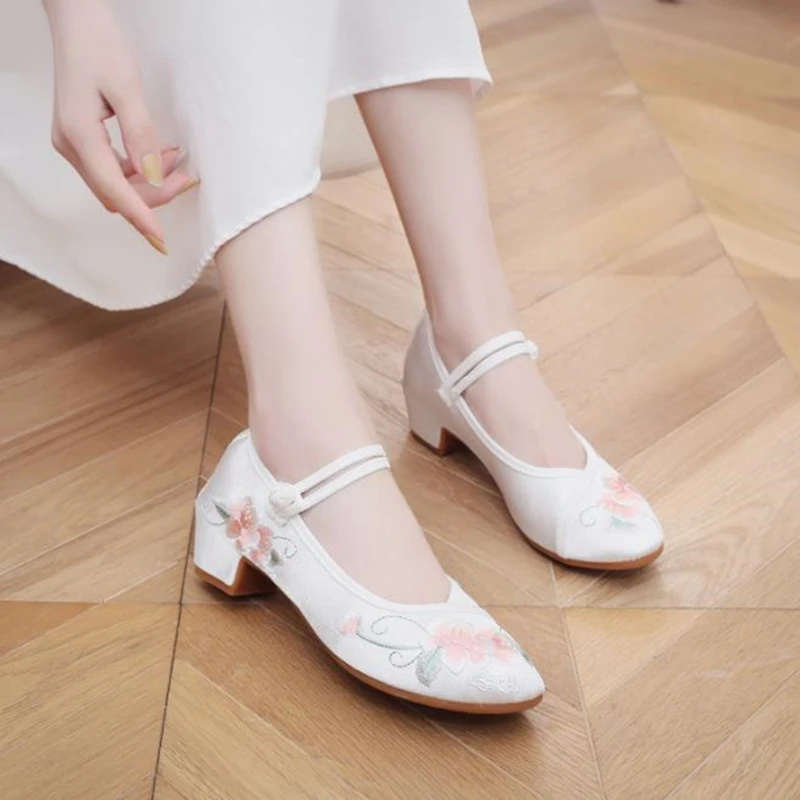 Beijing Ladies Embroidered High Heel Single Shoes Soft Bottom Flats Hanfu  Spring Summer Floral Pattern National Style