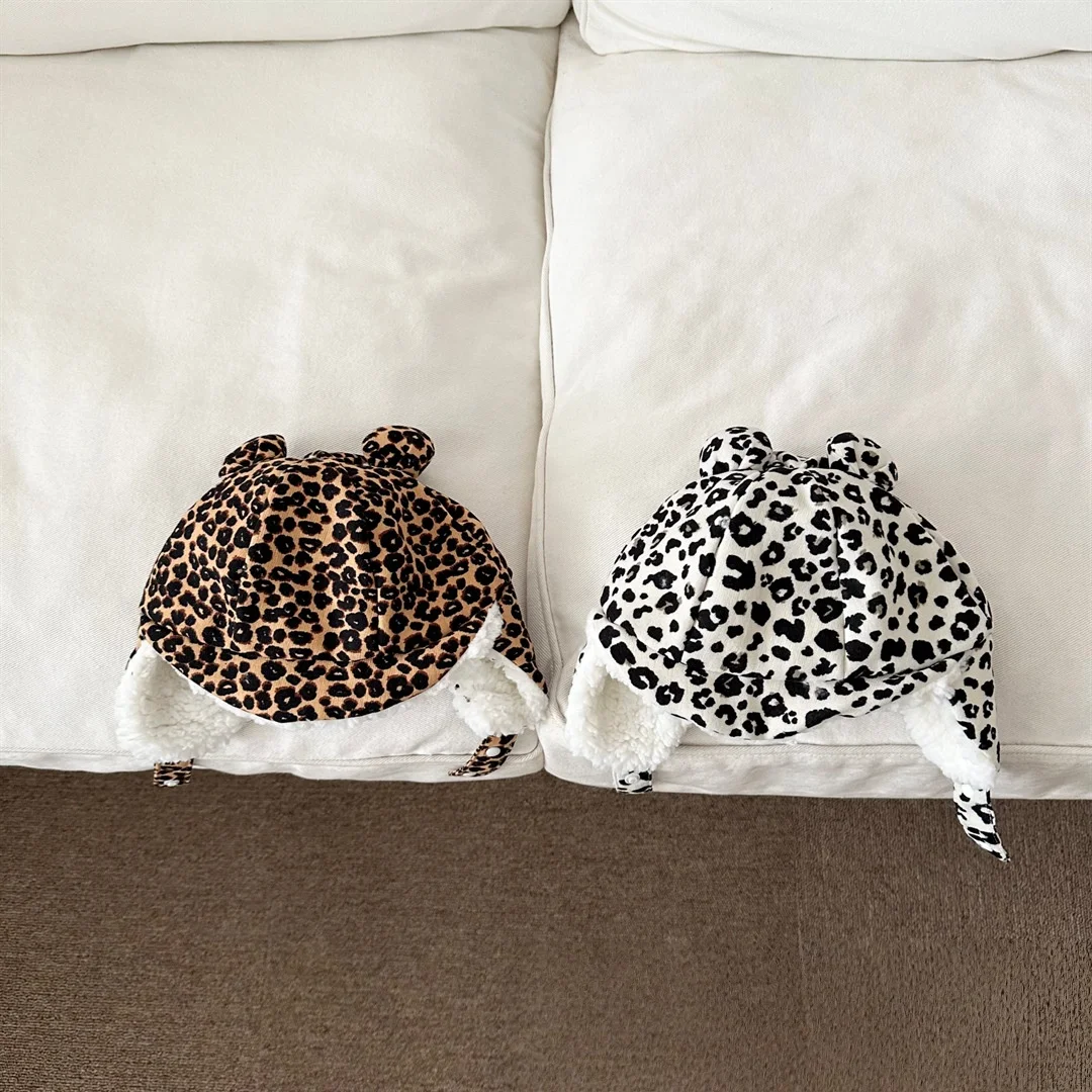 2025 قبعة الشتاء للأطفال ليوبارد طباعة الصياد الاطفال قبعة صوف مبطن الدافئة إيرفلاب قبعة الأطفال الشتاء قبعة الموضة