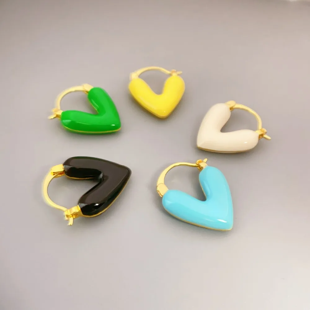 

26 New Arrival Fashion Heart-shaped Enamel Glaze Dripping Oil High-end Earrings for Women Little Light Colored Peach Heart Hoop