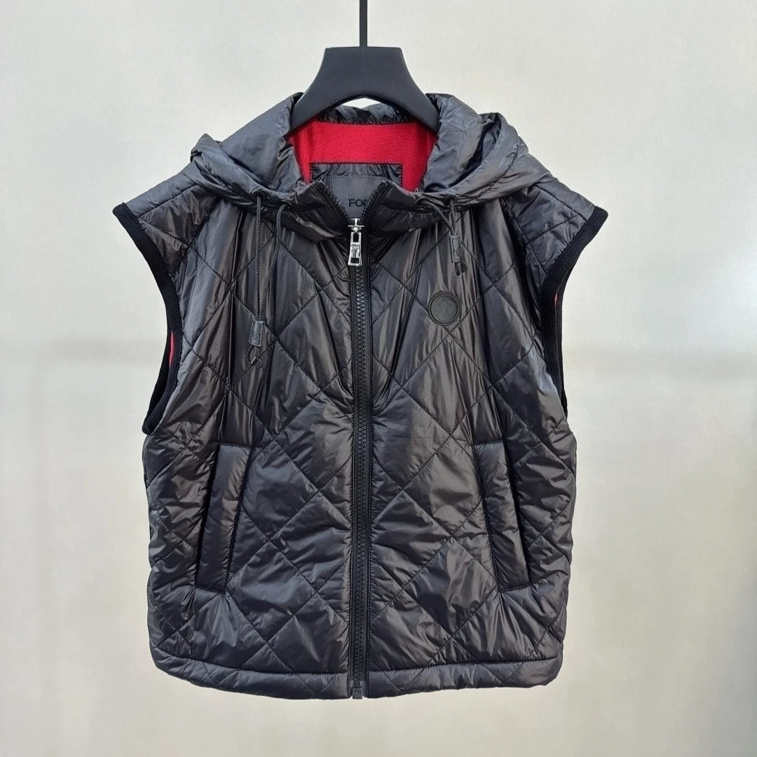 Women's Golf Hooded Quilted Vest 2026 Winter New Korean Style Casual Sporty Windproof Thermal Letter Logo Polyester Soft Zip-Up