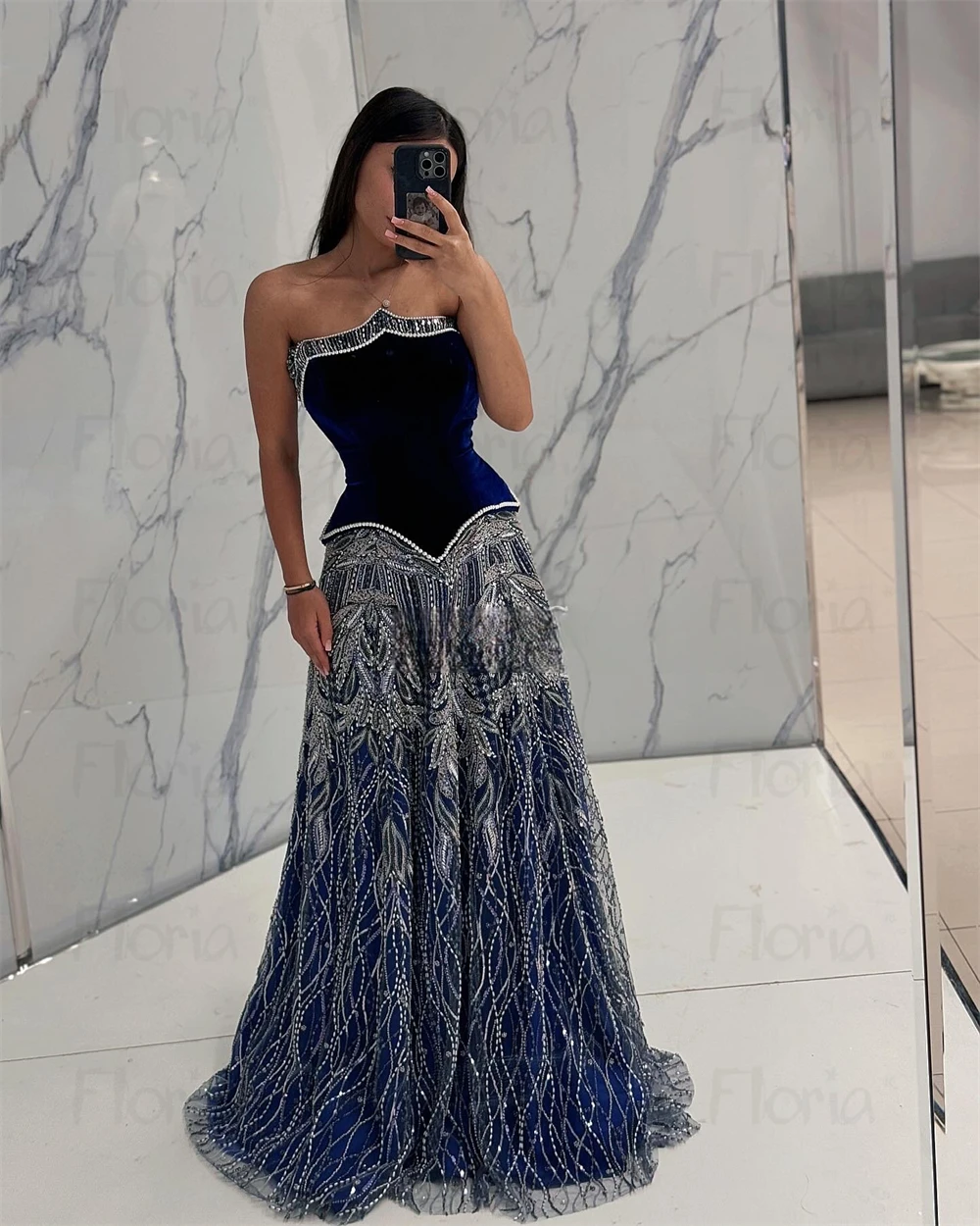 

Floria A Line Темно-синие платья для выпускного вечера без бретелек Бархатные платья с бисером для второго приема Арабские свадебные платья по индивидуальному заказу