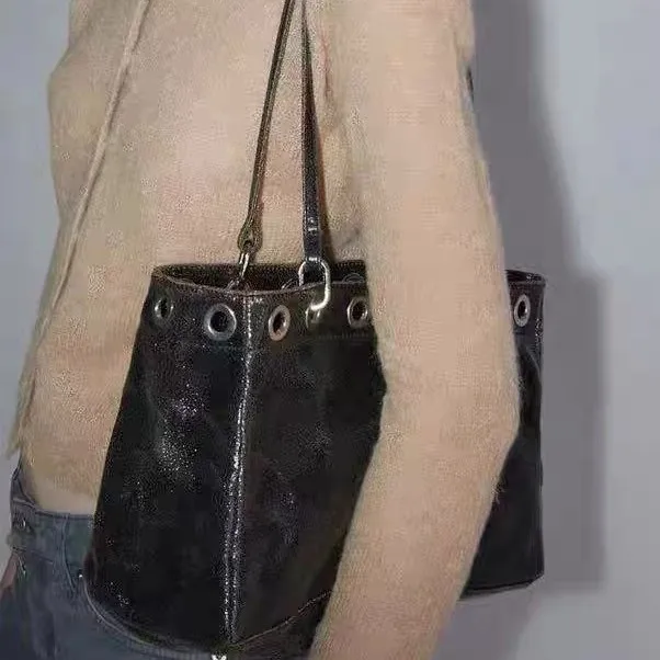 pain niche practical commuter tote bag with cracked leather, single shoulder and crossbody design, black women's bag