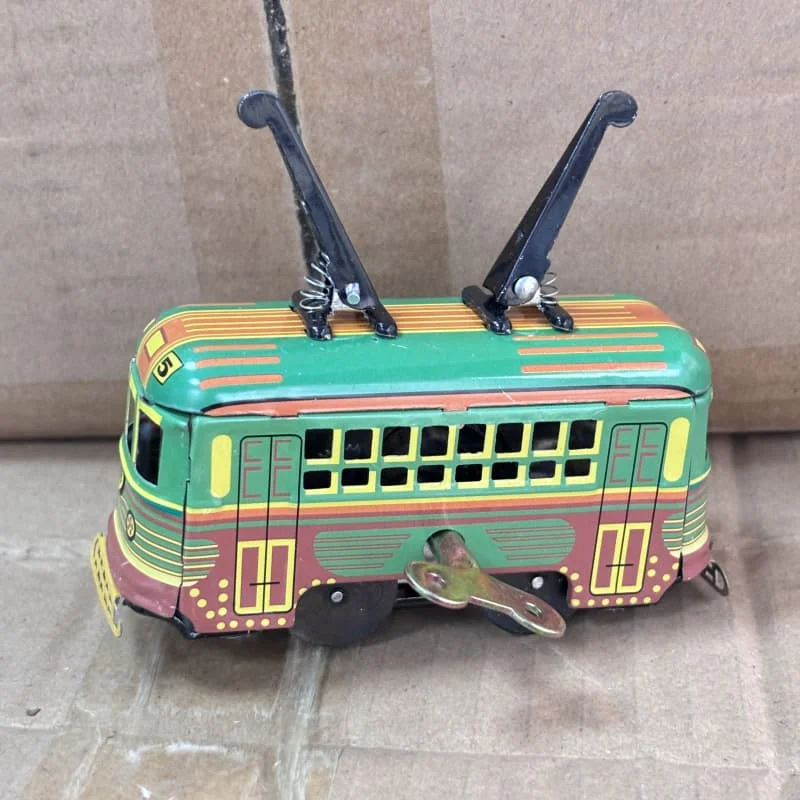 [مضحك] مجموعة الكبار الرجعية لعبة هزازة معدن القصدير تتحرك حافلة الترام نموذج سيارة الميكانيكية عقارب الساعة لعبة أرقام نموذج الاطفال هدية