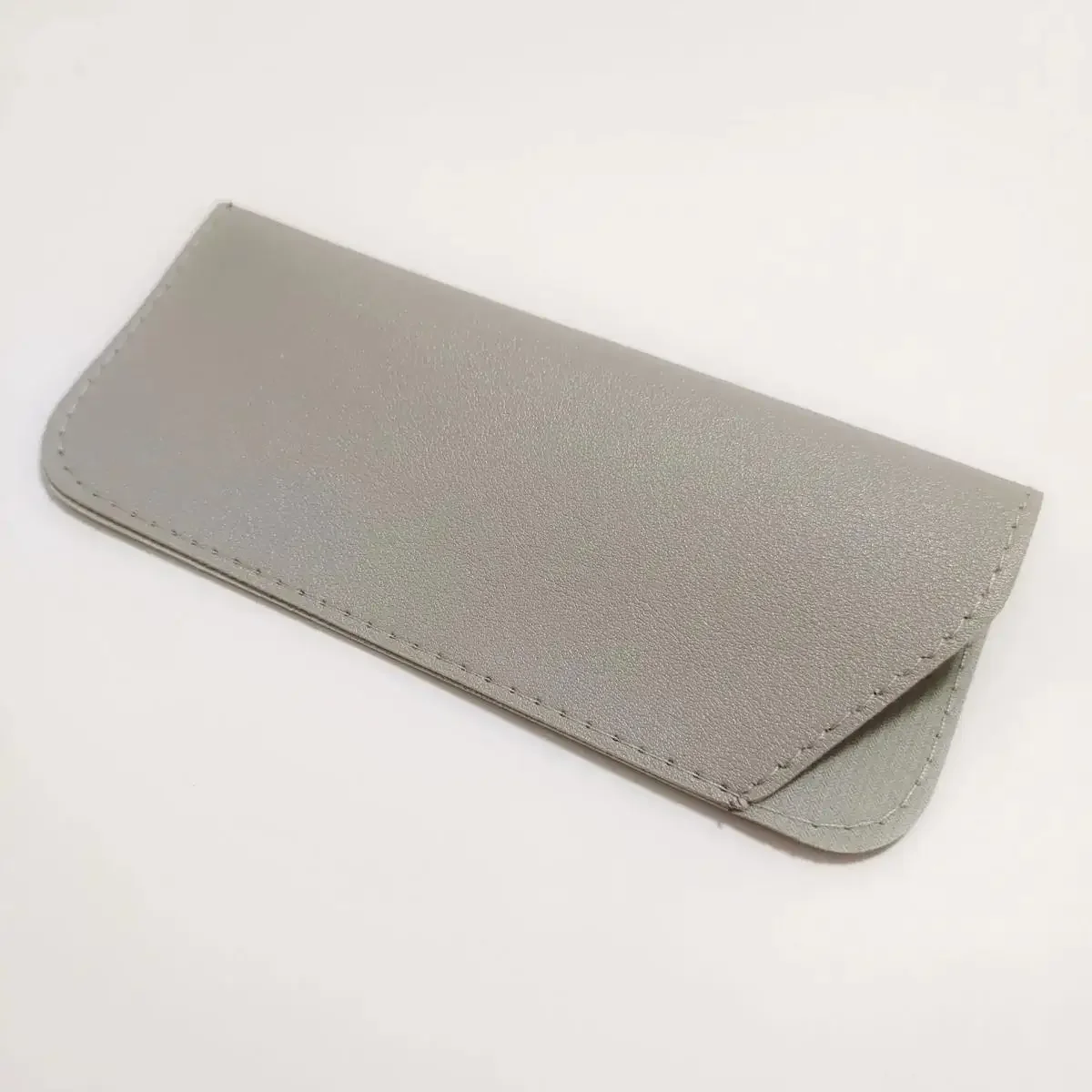 1 Stück PU-Leder Sonnenbrillen-Etui Weiche Brillenhülle Tragbare Kratzfeste Brillentasche für Damen und Herren Brillenzubehör – Detail 3