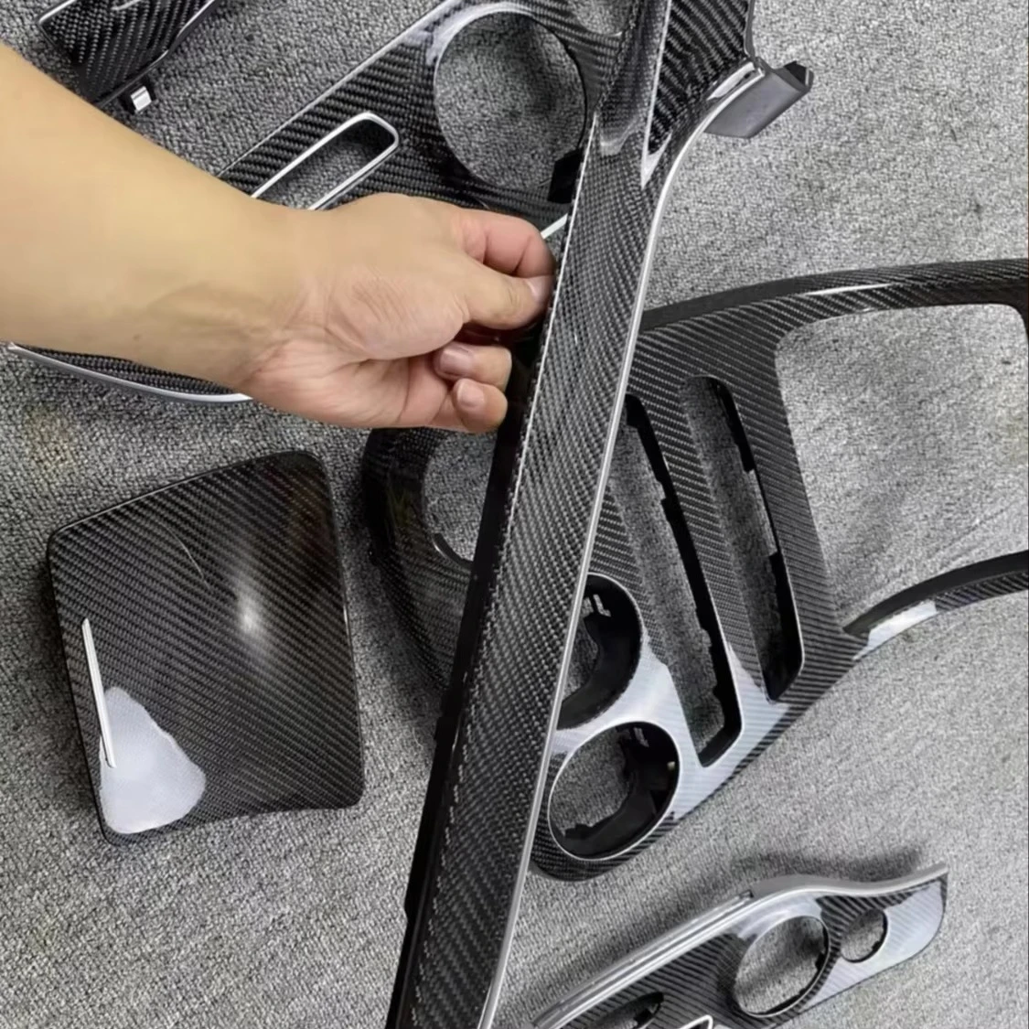 High Quality W205 C63 C43 Carbon Fiber Interior Accessories for W205 C63s  C200 C30 C43 Carbon Fiber Interior