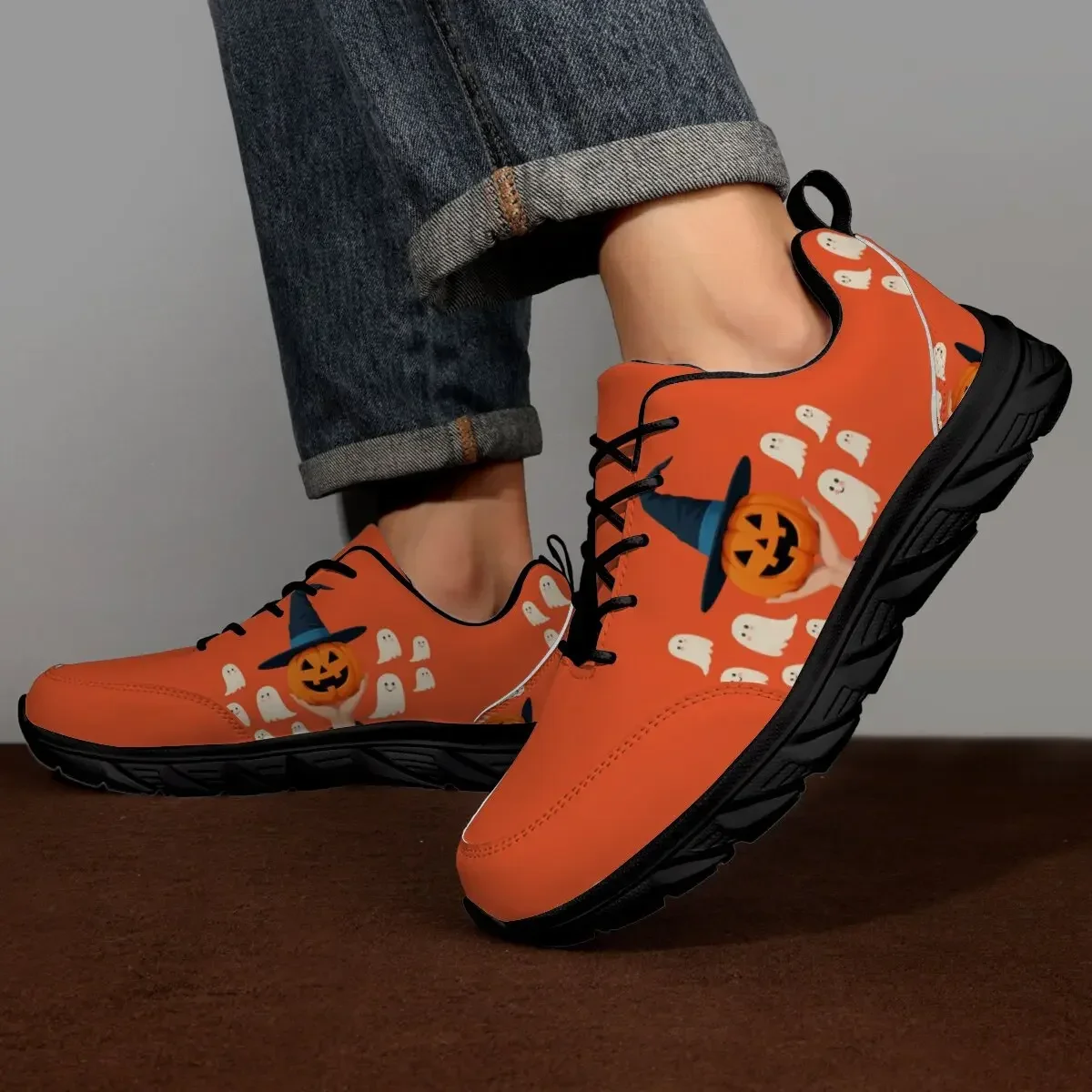 Neue maßgeschneiderte, niedrig geschnittene, leichte und lässige, flache, zweifarbige, fliegengewebte, atmungsaktive Halloween-Geschenk-Sportschuhe mit weicher Sohle
