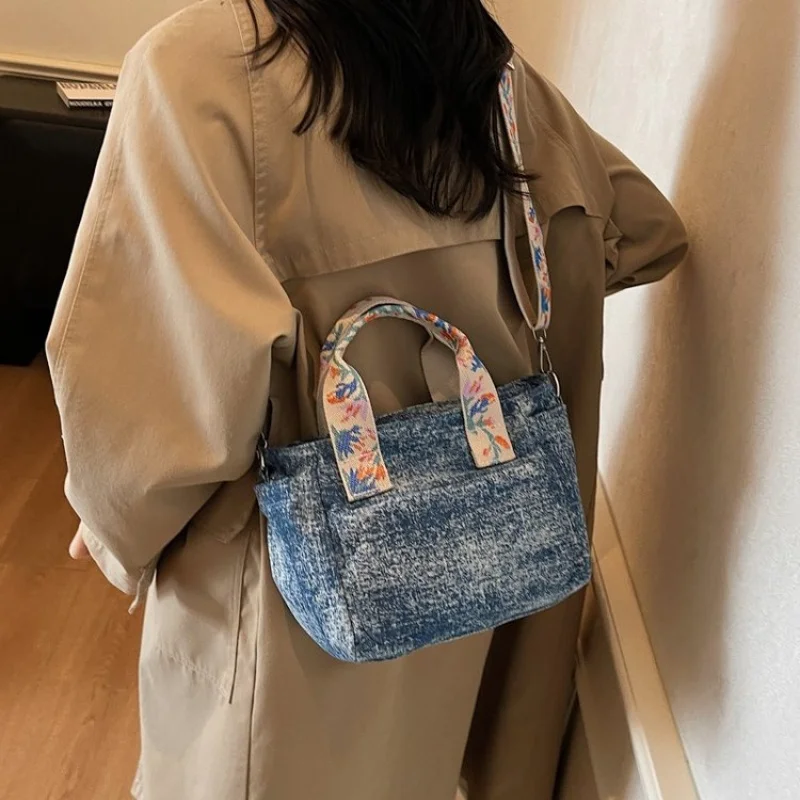 

Elegant Leather Women's Handbag High-End Luxury Brand Classic Fashionable Stylish Trim Trendy Bag​