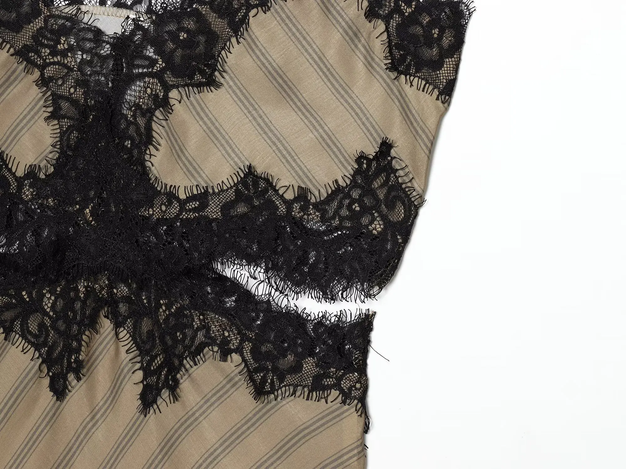 2026 Neues Damenkleid mit Spitzenbesatz und Cut-Outs Ärmellos Asymmetrischer Saum Langes Trägerkleid Elegante Damenmode für Partys und Streetwear – Detail 7