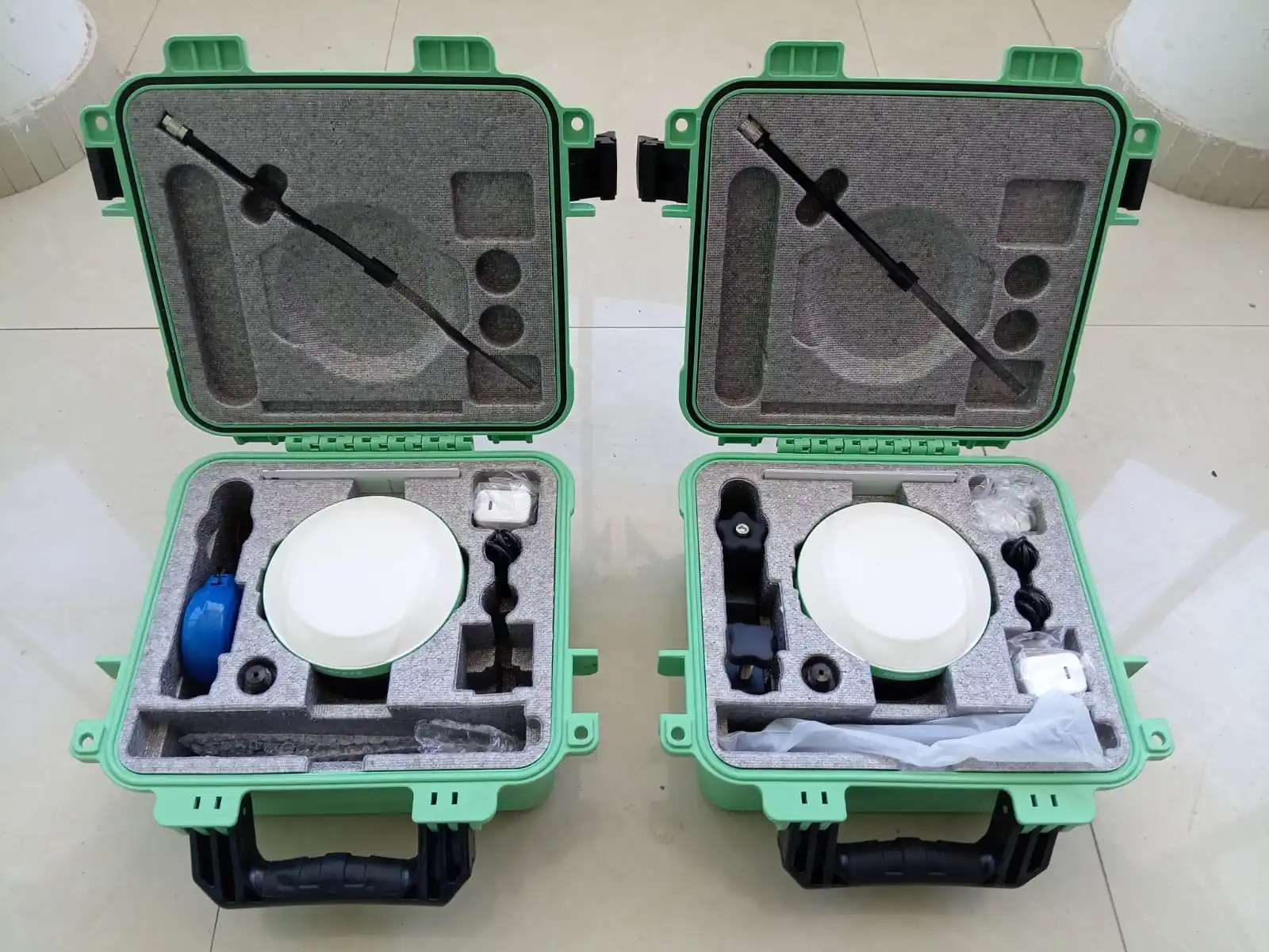 Full FunctionReceiver Entry Level High Precision IP68 Waterproof Base And Rover Complete