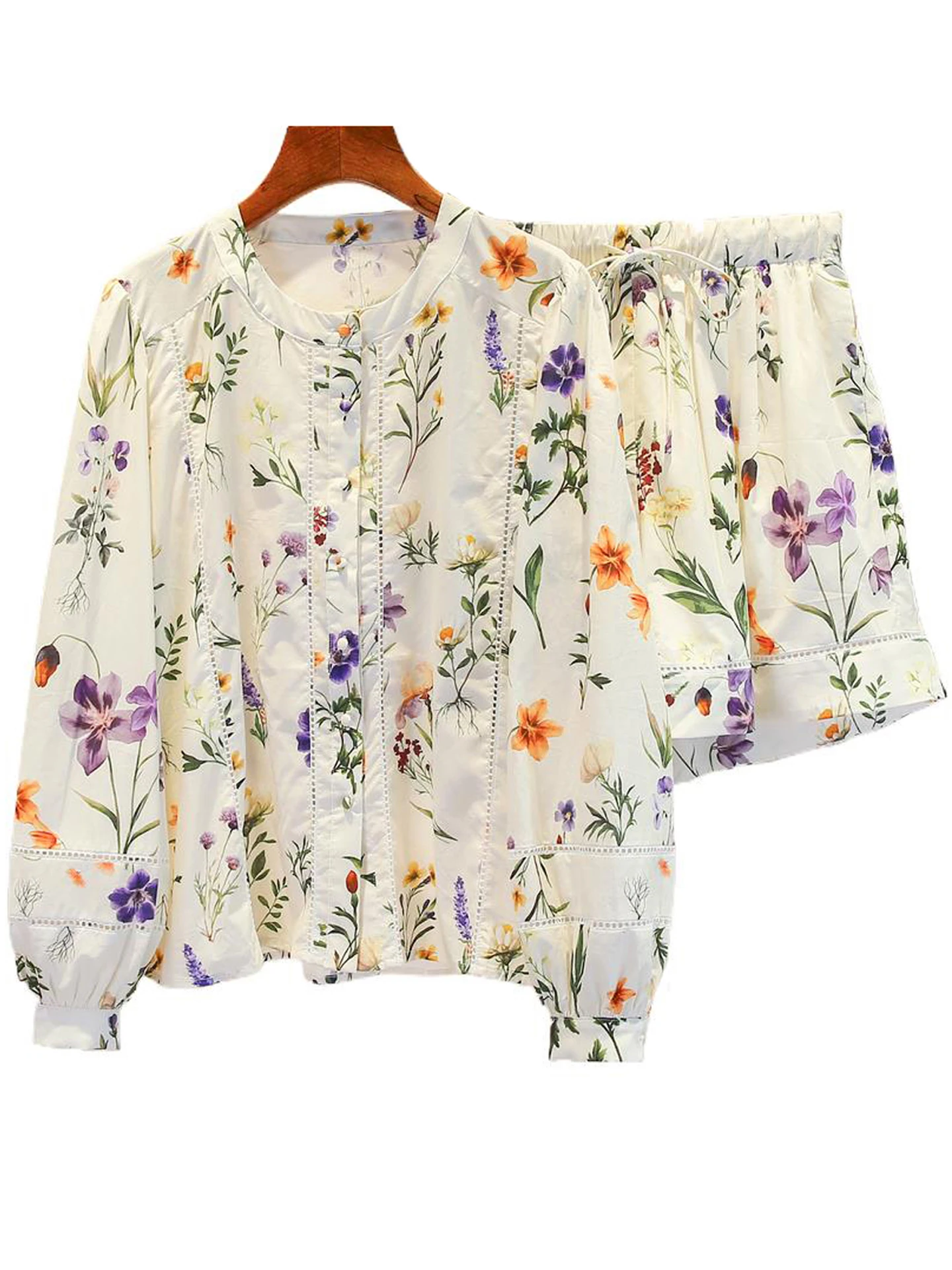 طقم قميص وشورت نسائي فاخر مطبوع لخريف 2025، بأسلوب الإجازات، بأكمام طويلة وياقة مستديرة، مصنوع من ألياف البوليستر مع إغلاق با...