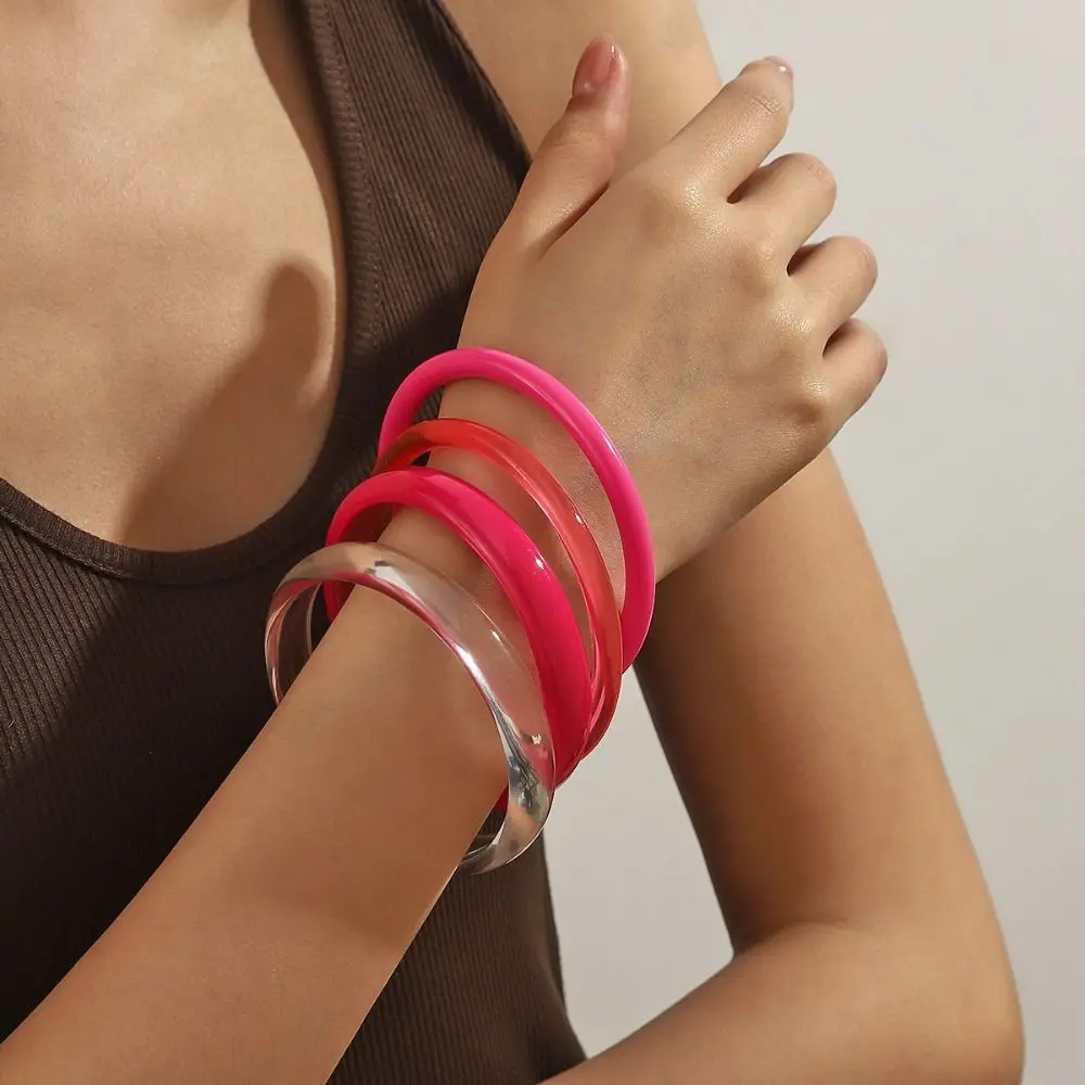 4Pcs/Set Semi Transparent Resin Bracelet Multicolor Round Punk Bracelet Set Summer Light Punk Style Acrylic Cuff for Teenagers