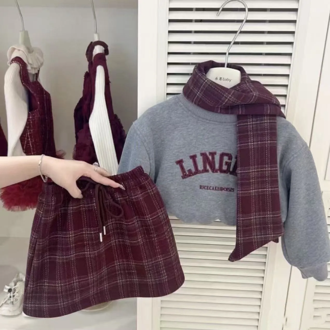 

Autumn Winter Kids Girl 2PCS Clothes Set Letter Printed Sweatshirt Suit Loose Korean Skirts Outfit Soft Scarf Three-piece Set