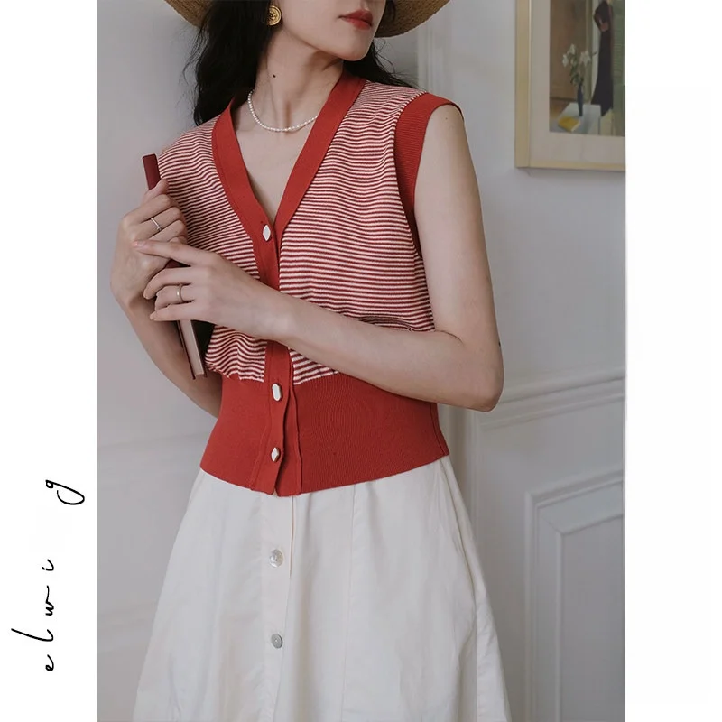 

Elwing Original Retro Striped Knitted Vest Women's Summer New V-ne Single Button Svel oulder Pad Faion Commute Sle